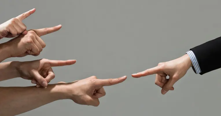 julgar os outros, críticas